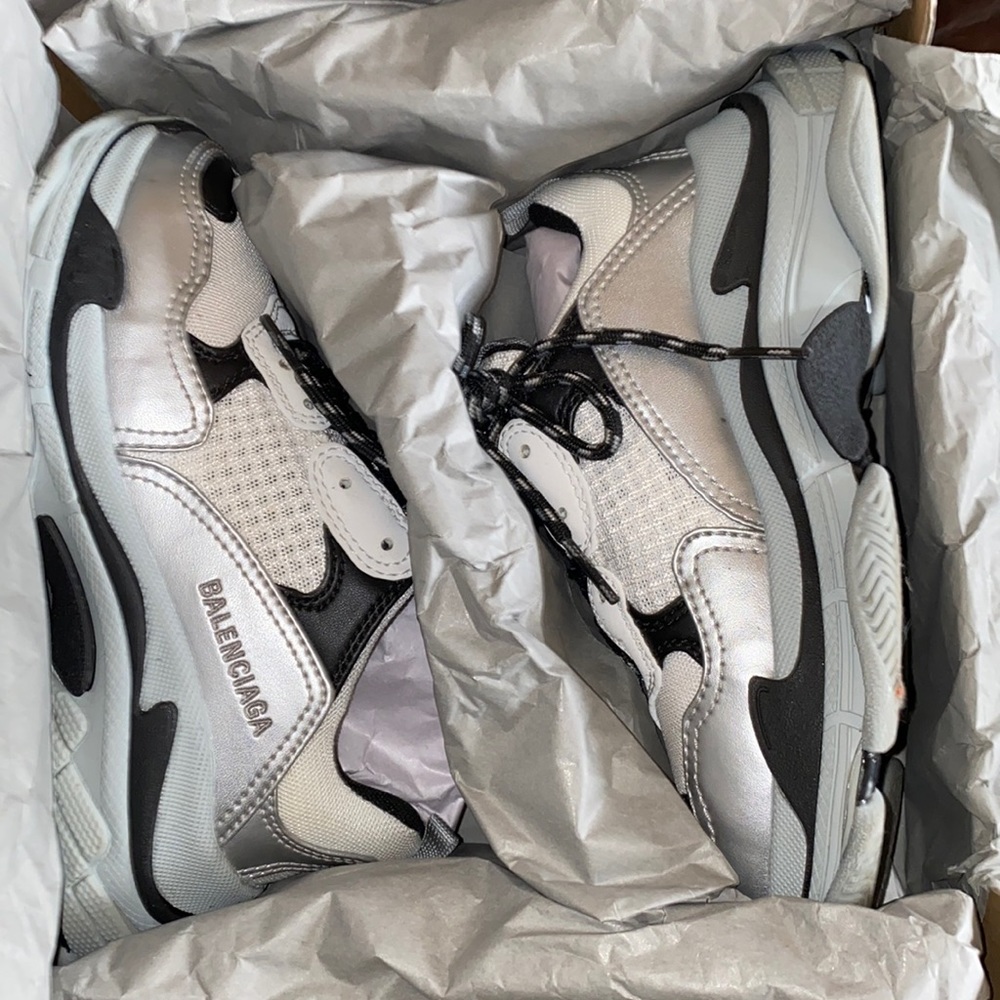 Kids Balenciaga Sneakers Size 32 ( Slightly Worn, Excellent Condition )
